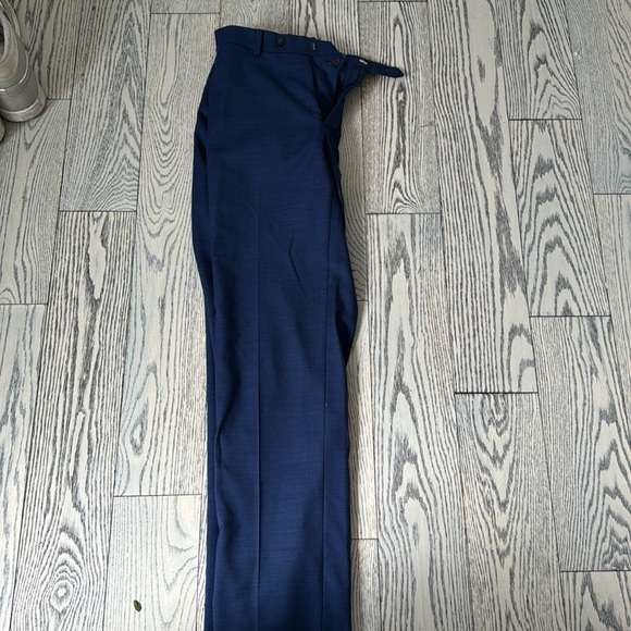 Navy suit - Picture 2 of 2